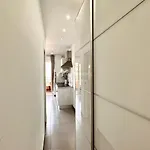 Complex Orlando, 1 Bed Modern Адехе